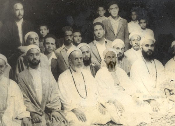 [Fr] Shaikh Mohammad Al-Madani avec las Fouqaras [ar] سيدي محمد المدني في جمع مع الفقراء