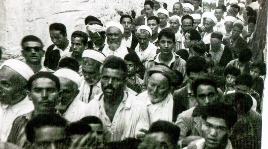 [ar]جمع من الفقراء في استقبال الشيخ المدني العائد من الحج[fr]Les Les Fouqaras accueillent leur cheikh à son retour du Hajj